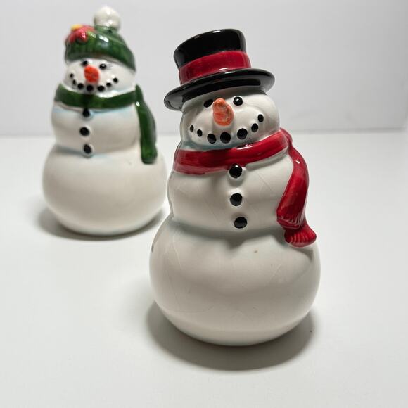 The Snowmen Pair Ceramic Novelty Collectible Salt & Pepper Shakers Original 2006 - Picture 3 of 12